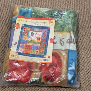 Marianne Richmond “Love is Always in Season” Fleece Blanket